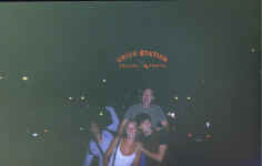 group_union_station.jpg (144605 bytes)