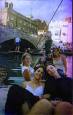 punting_group.jpg (171855 bytes)