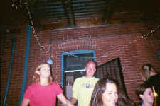 jb_erin_katie.jpg (257696 bytes)