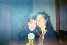 lindsay_katie.jpg (166553 bytes)