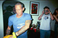 sushi_hoppa_bloke.jpg (207549 bytes)