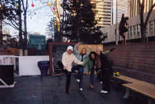 girls.jpg (164585 bytes)