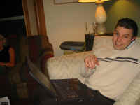 tonks_im_phone.jpg (105690 bytes)