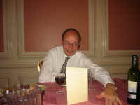 giles.jpg (91541 bytes)