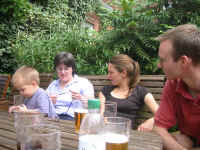 jackie_riff_hezz_george.jpg (213236 bytes)