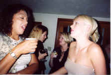 nikki_kelly.jpg (93402 bytes)