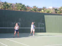 jen_tim_court.jpg (97274 bytes)