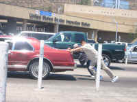 pushing_car2.jpg (136805 bytes)