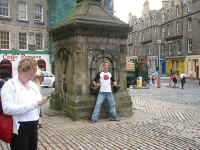 dc_edinburgh.jpg (210902 bytes)