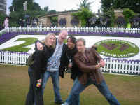 henman_hill.jpg (206714 bytes)