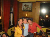 girls.jpg (139846 bytes)