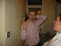 al_two_fingers.jpg (85687 bytes)