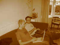 me_ron_lappies.jpg (108771 bytes)