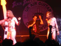 naked_guys3.jpg (95340 bytes)