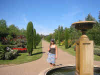 regents_park_fountain_vista.jpg (195103 bytes)