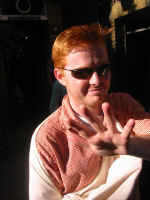 simon_fingers.jpg (125815 bytes)