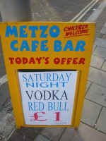 vodka_redbull_1_quid.jpg (139434 bytes)