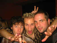 tom_me_shiv.jpg (121973 bytes)