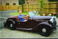 DadSinger.jpg (93048 bytes)