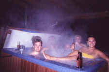 elizabeth_jacuzzi.jpg (78087 bytes)