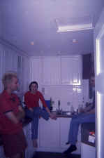 kitchen_morning.jpg (61606 bytes)