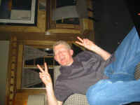 camera_man.jpg (56817 bytes)