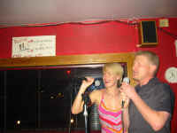 seanie_kelly_sing.jpg (102874 bytes)