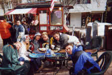 group_ski.jpg (389100 bytes)