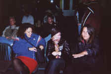 nikki_gabi_kt.jpg (336747 bytes)