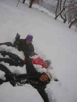 lc_kat_steph_in_snow.jpg (81845 bytes)