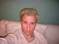 me_sofa.jpg (121648 bytes)