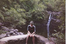 me_watersplash.jpg (441485 bytes)