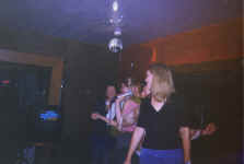 kim_karaoke.jpg (152745 bytes)