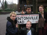 pentonville_rd_sign.jpg (115105 bytes)