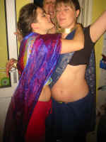 tummies.jpg (172498 bytes)