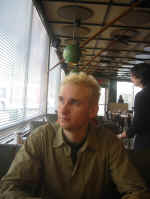 me_cafe.jpg (197028 bytes)