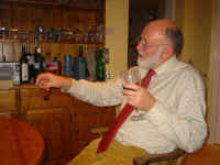 dad_vino.jpg (130397 bytes)