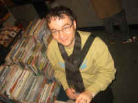 ron_records.jpg (135445 bytes)