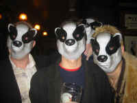 badger_masks_on.jpg (131133 bytes)