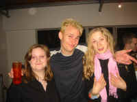 me_jenny_friend.jpg (96318 bytes)