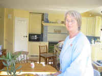 mum_kitchen.jpg (103405 bytes)