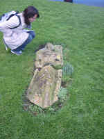 body_grave.jpg (192027 bytes)