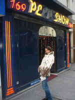 peep_show.jpg (133921 bytes)