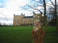 castle_me2.jpg (180728 bytes)