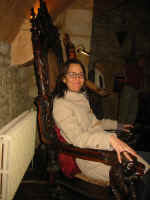 kt_big_chair.jpg (131437 bytes)