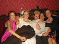 wedding_posse.jpg (143325 bytes)