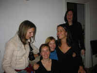 girls.jpg (88038 bytes)