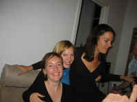 sara_jess_kt.jpg (83323 bytes)