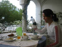 kt_amalfi_hotel.jpg (151404 bytes)