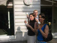 nicest_ice_cream.jpg (112941 bytes)